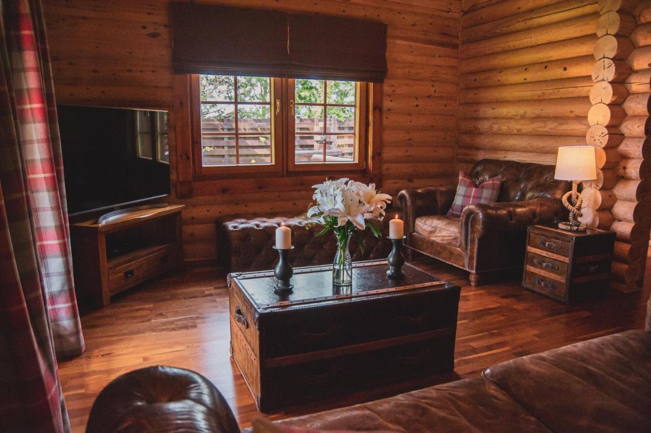 Tomatin - Luxury Two Bedroom Log Cabin With Hot Tub Berwick Upon Tweed Zewnętrze zdjęcie