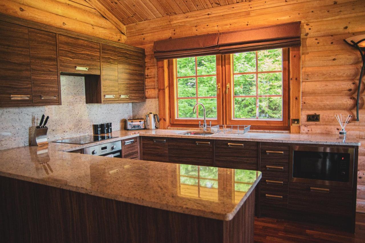 Tomatin - Luxury Two Bedroom Log Cabin With Hot Tub Berwick Upon Tweed Zewnętrze zdjęcie
