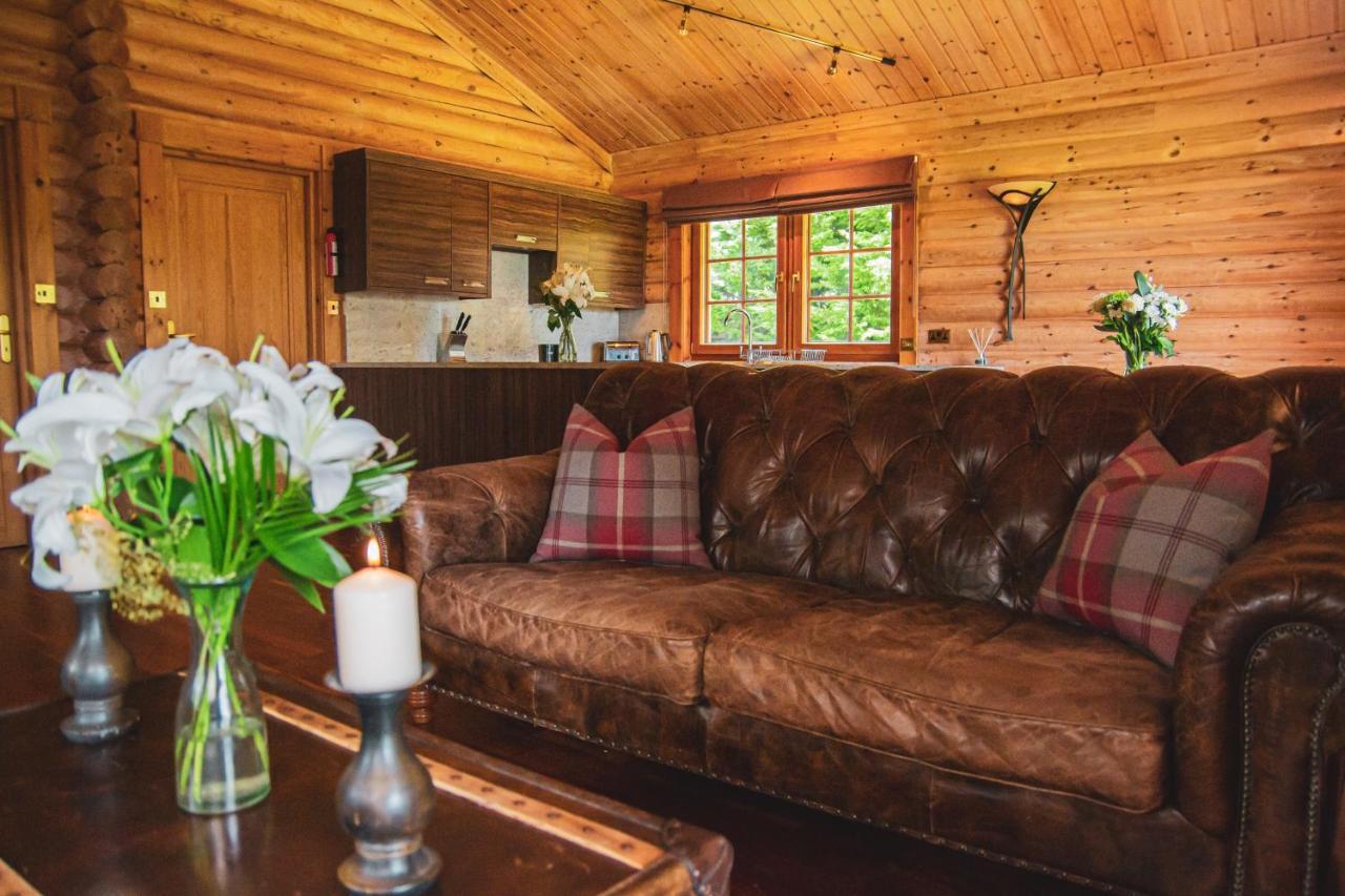 Tomatin - Luxury Two Bedroom Log Cabin With Hot Tub Berwick Upon Tweed Zewnętrze zdjęcie